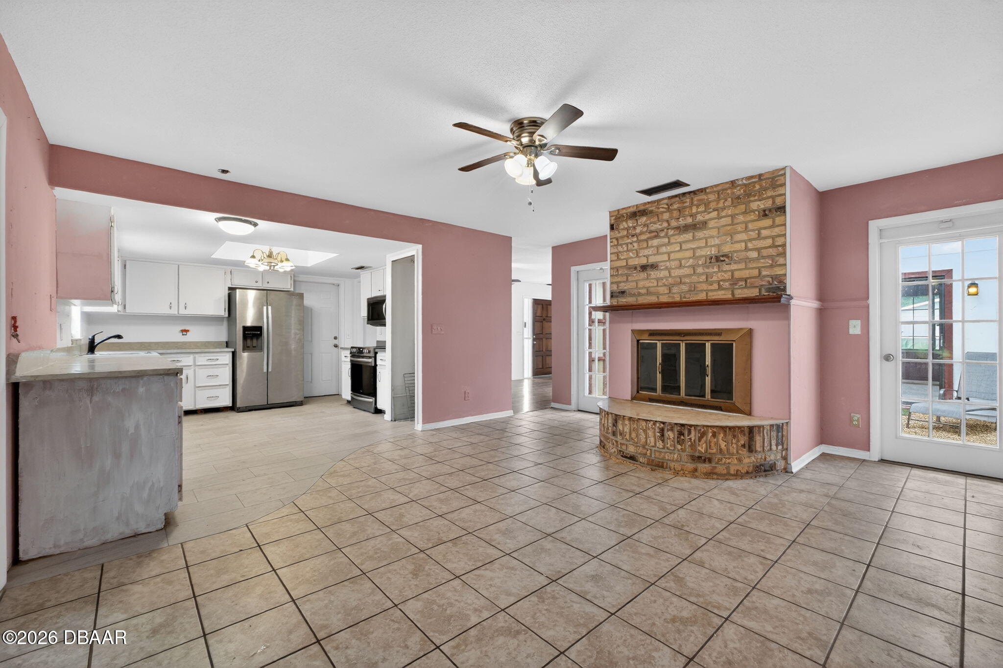 1660 E Shangri-La Drive