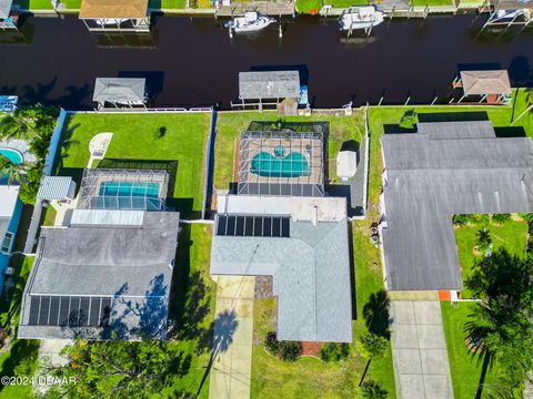 A home in South Daytona