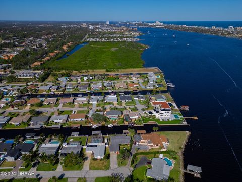 A home in South Daytona