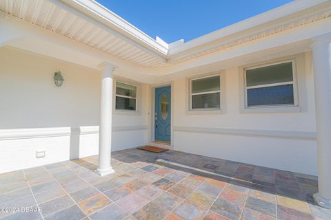 A home in South Daytona