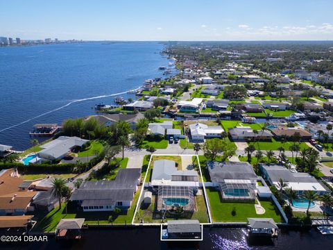 A home in South Daytona