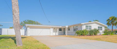 A home in South Daytona