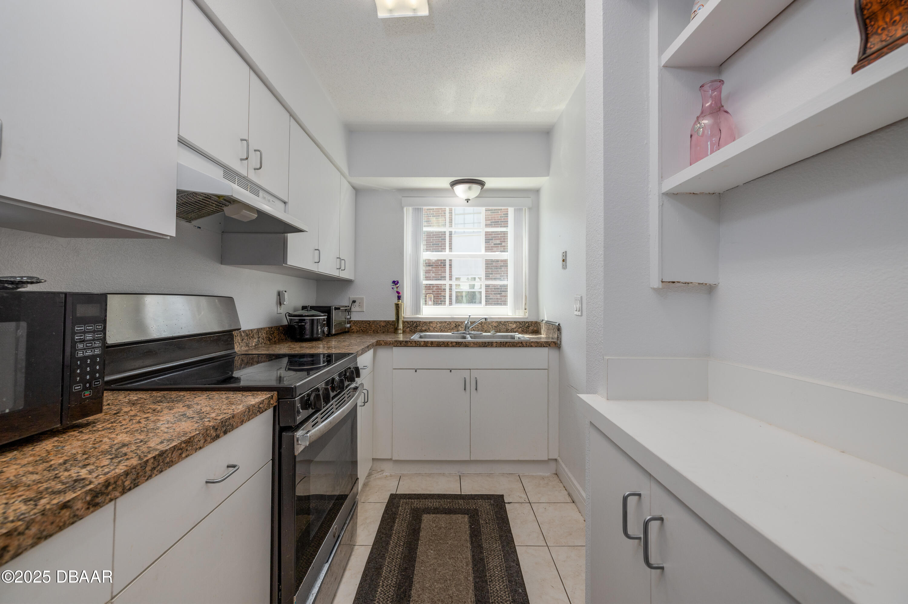 2200 S Palmetto Avenue B020