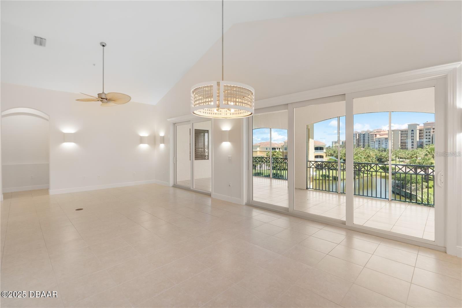 175 Ave De La Mer 303
