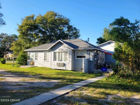 A home in New Smyrna Beach