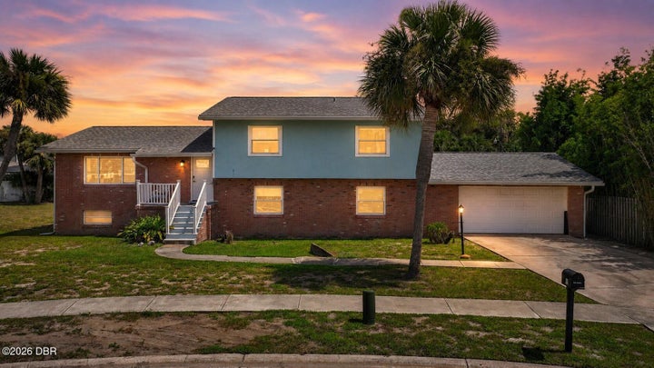 Photo 1 of 48 — 10 E Tipperary Lane, Ormond Beach, FL 32176