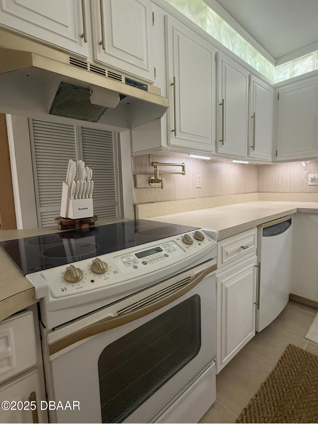 1415 Ocean Shore Boulevard 907