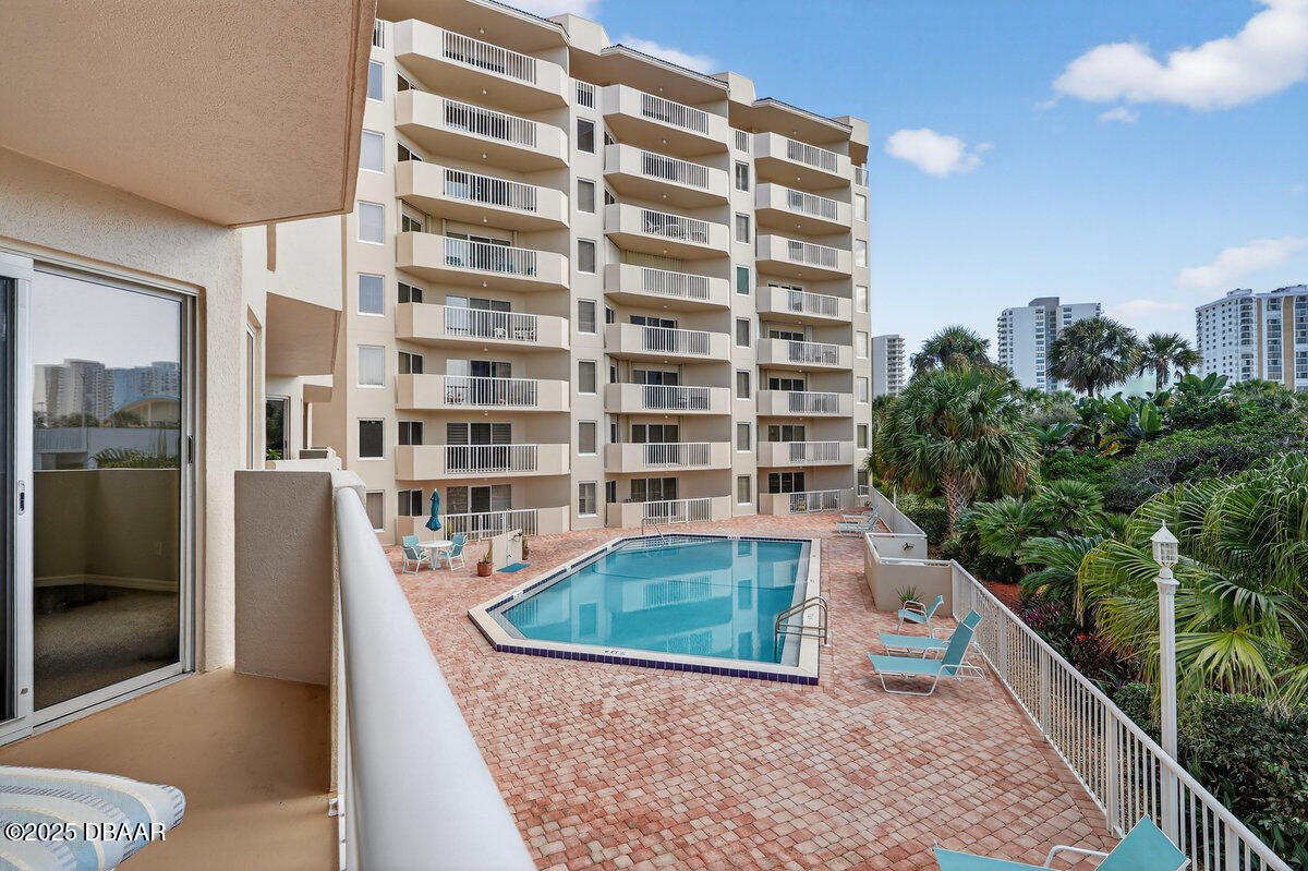 3 Oceans West Boulevard 2C3