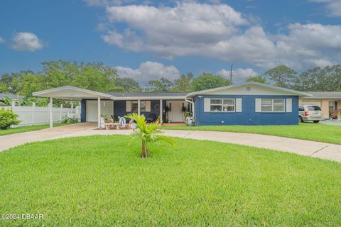 A home in South Daytona