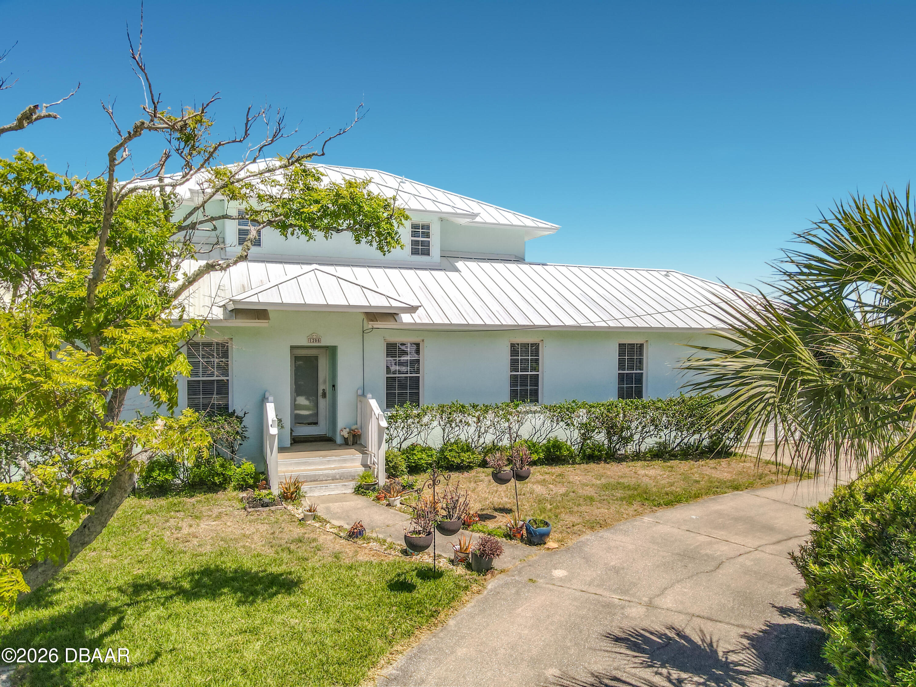 1205 S Riverside Drive