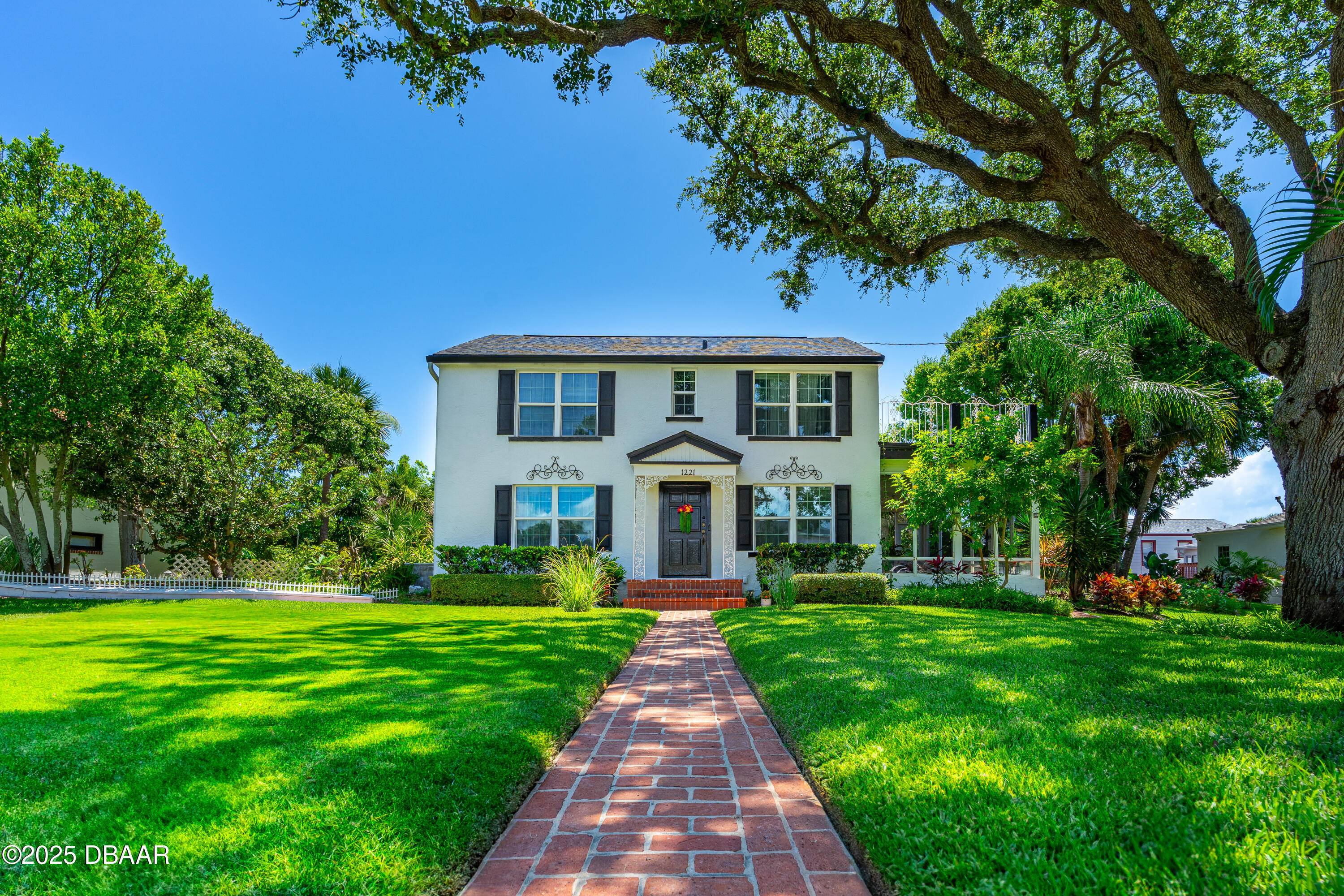 1221 Gamble Place