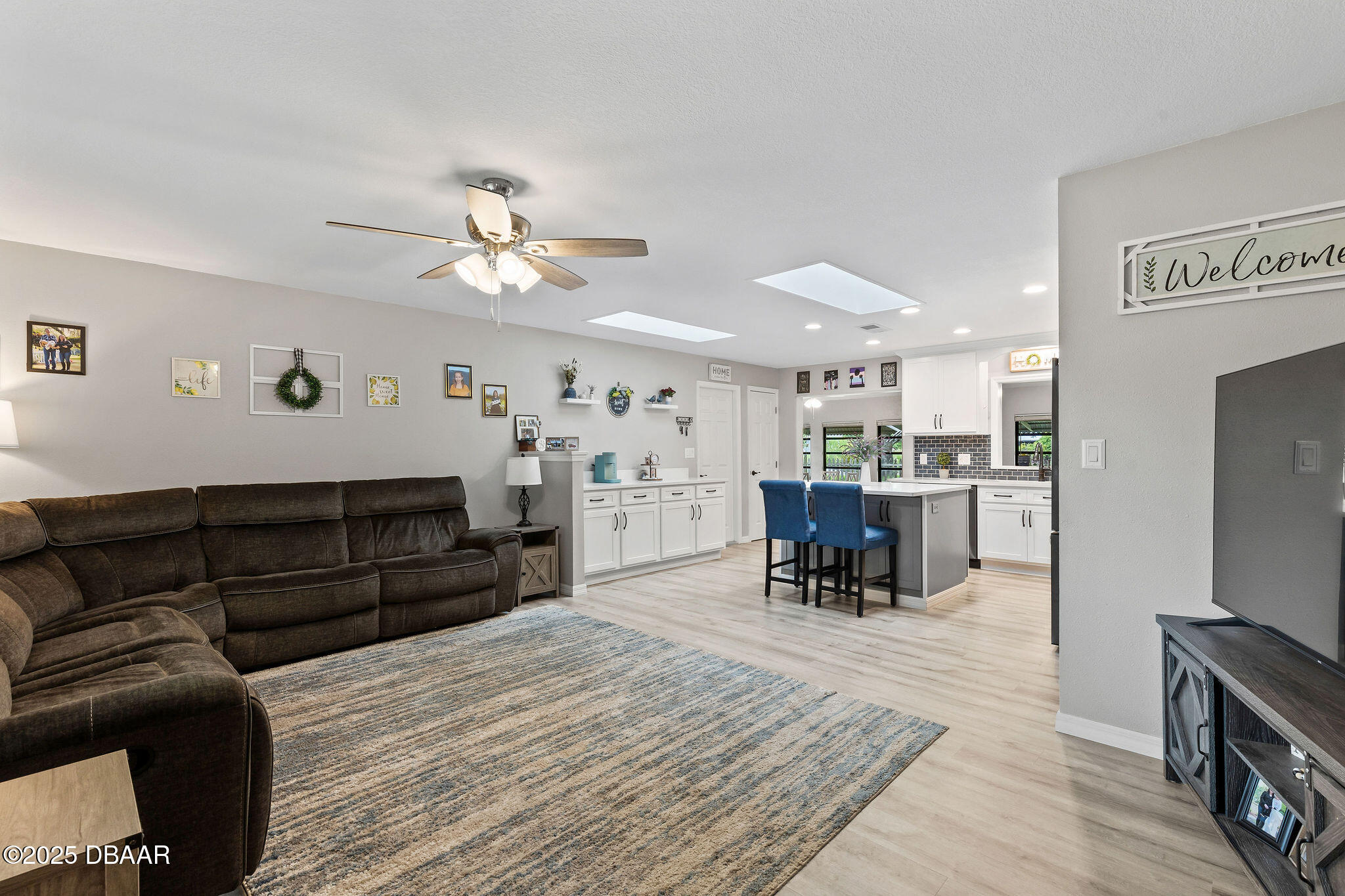 1317 Dexter Drive W