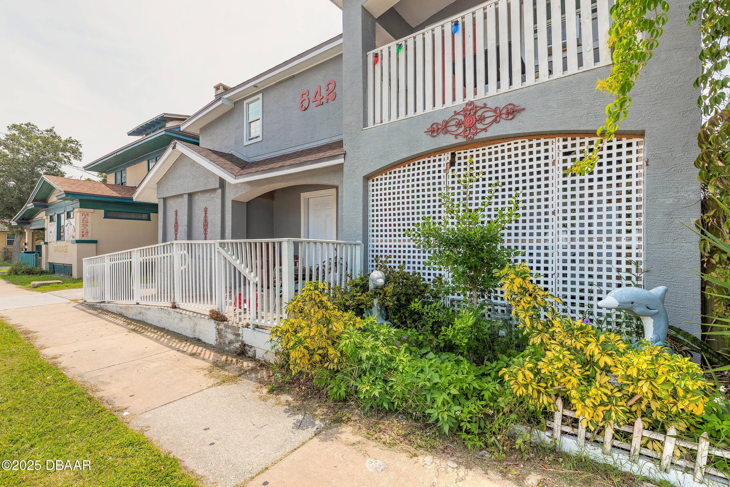542 N Ridgewood Avenue