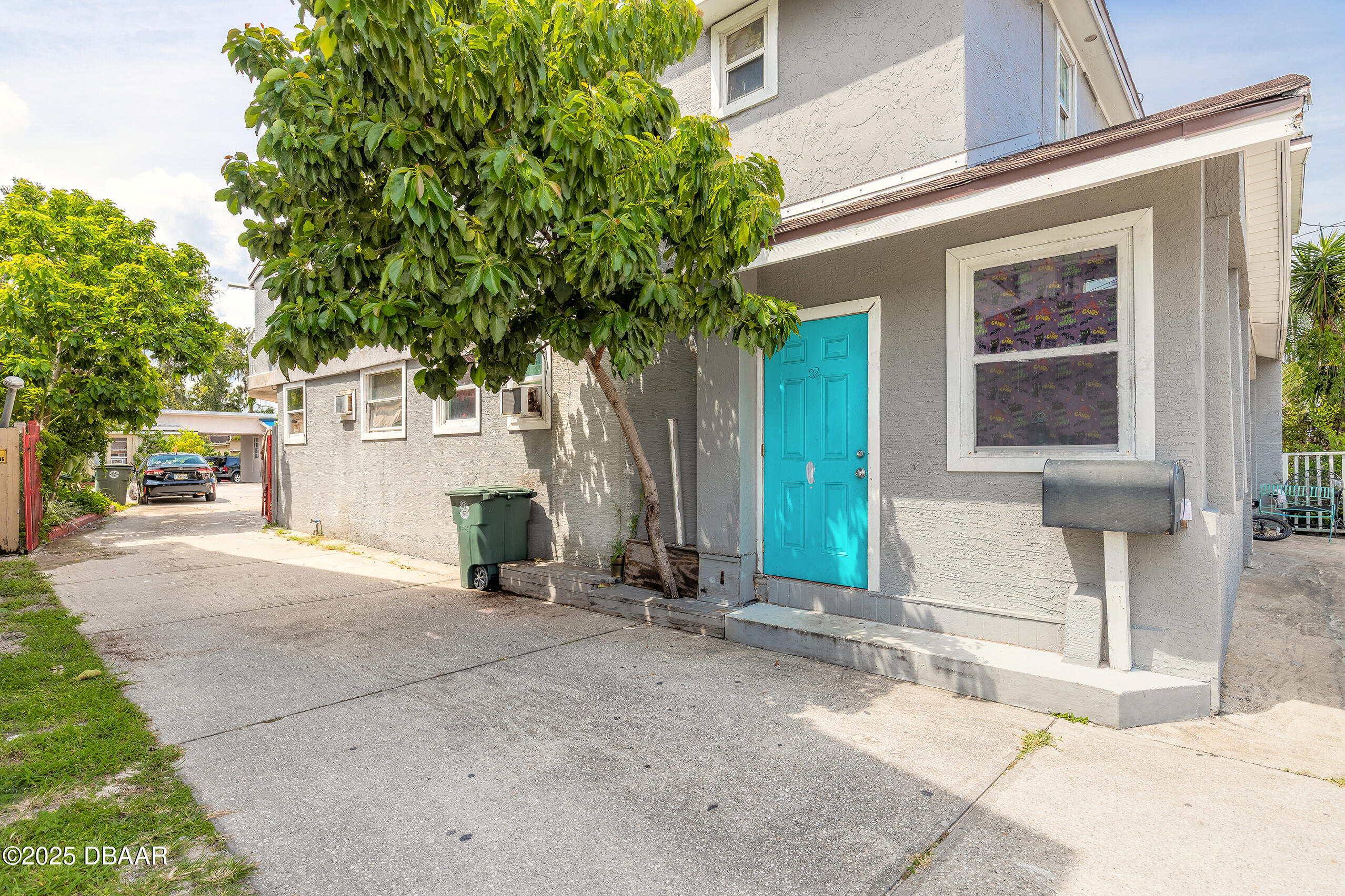542 N Ridgewood Avenue