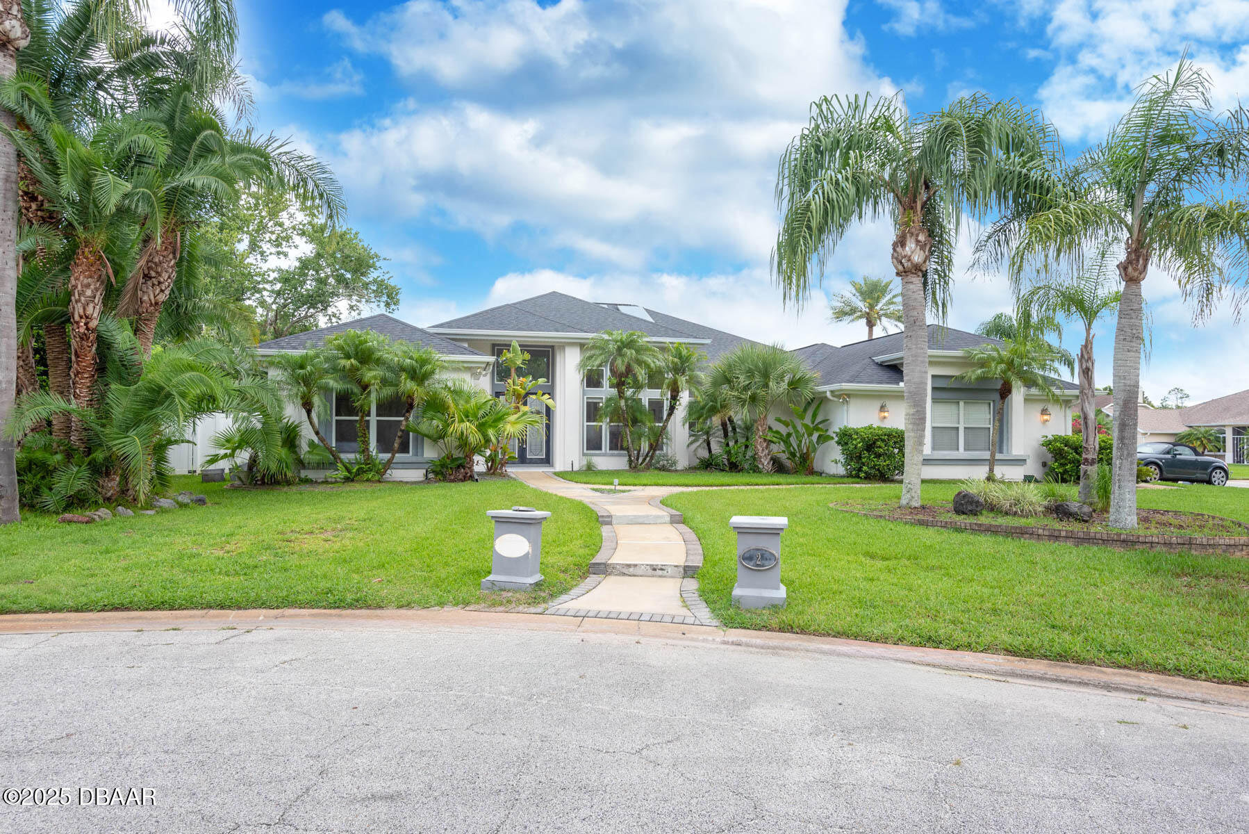 2 Creek Bend Way