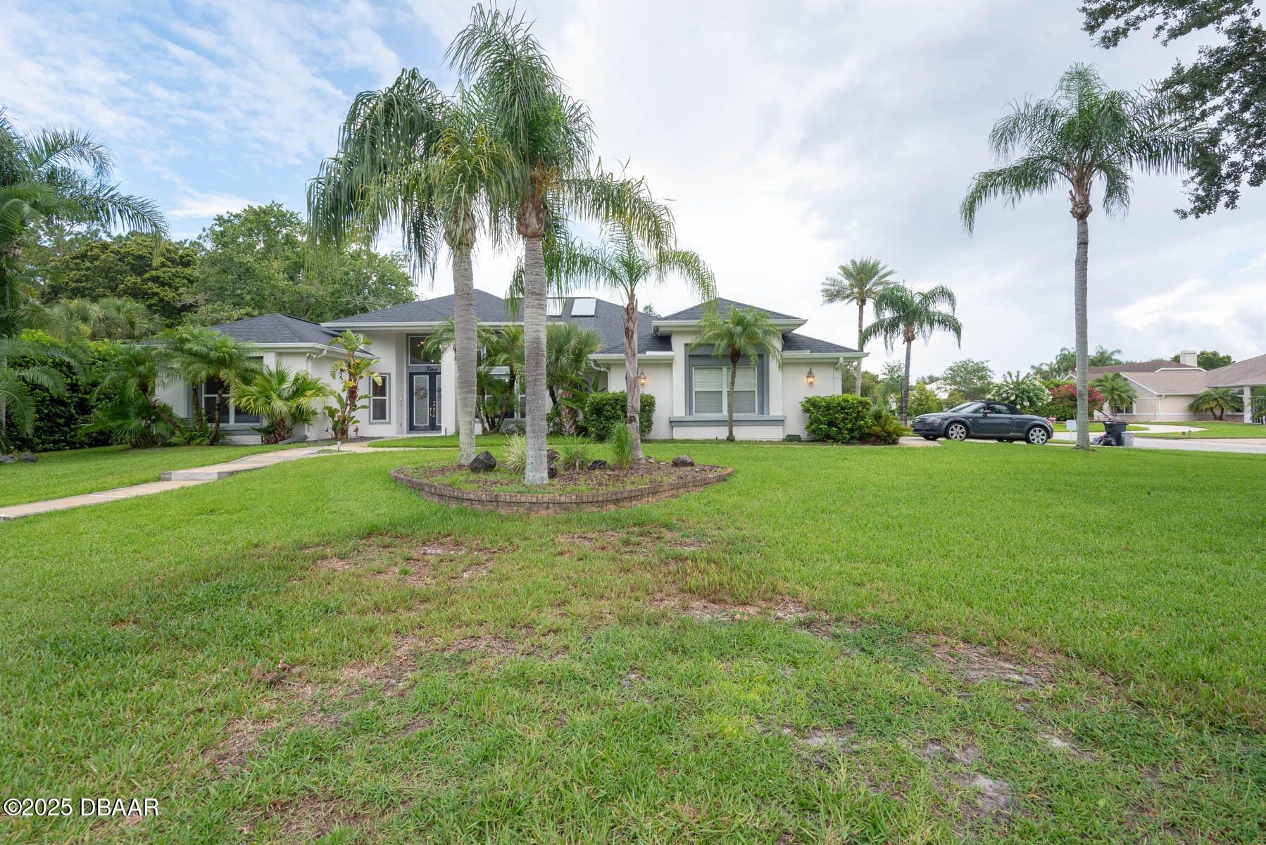 2 Creek Bend Way