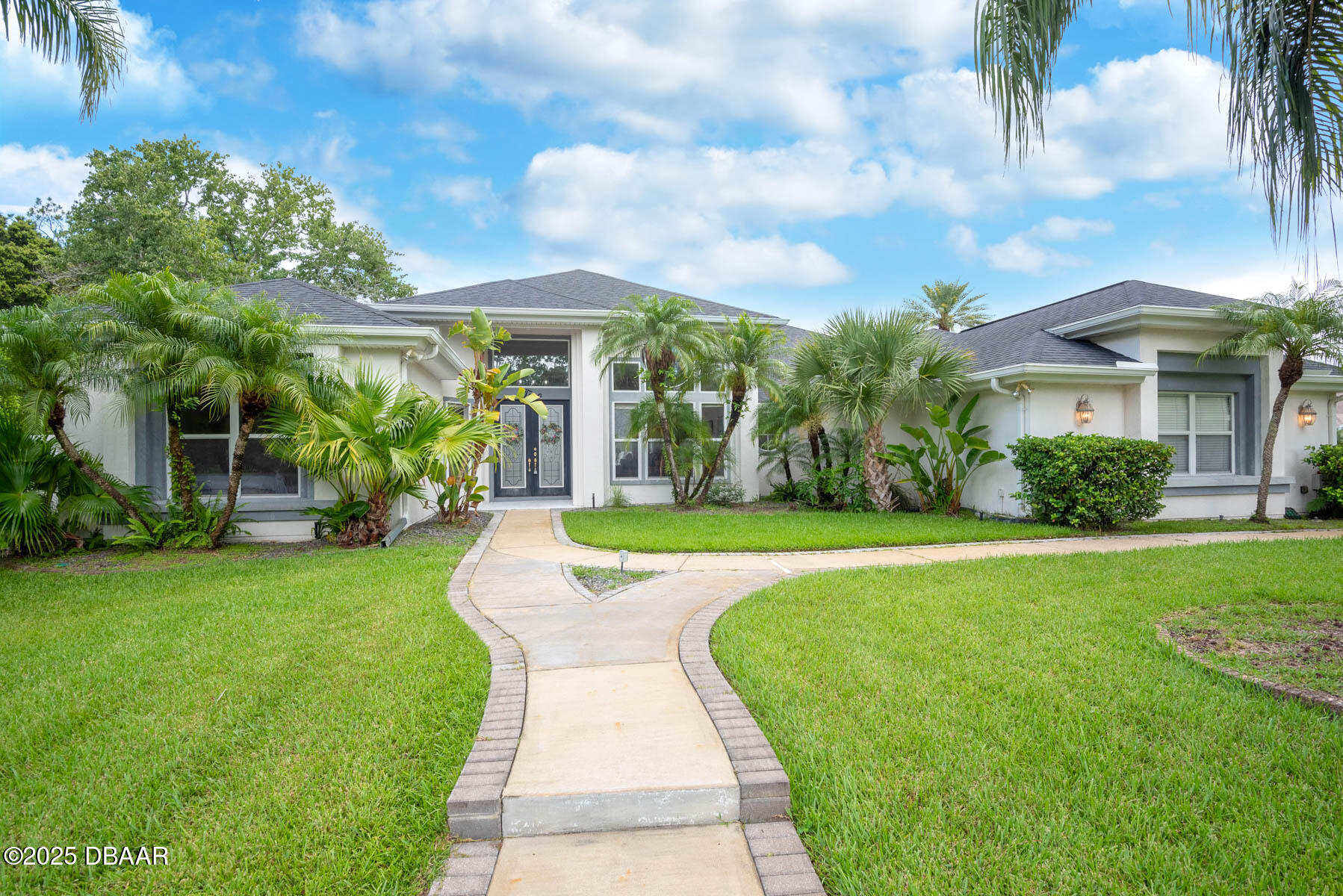 2 Creek Bend Way
