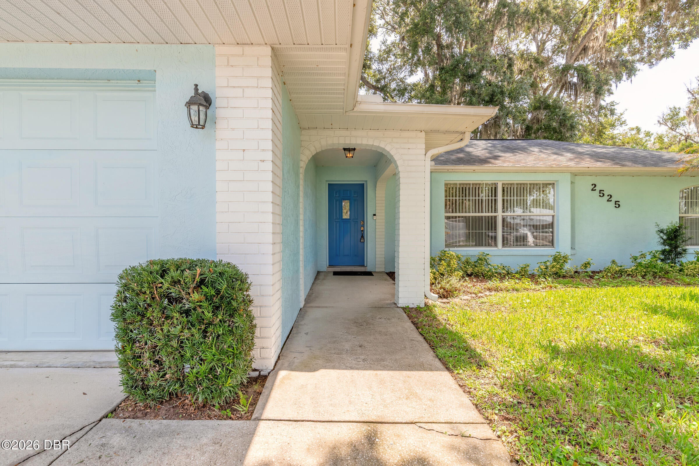 2525 Royal Palm Drive - Photo 2