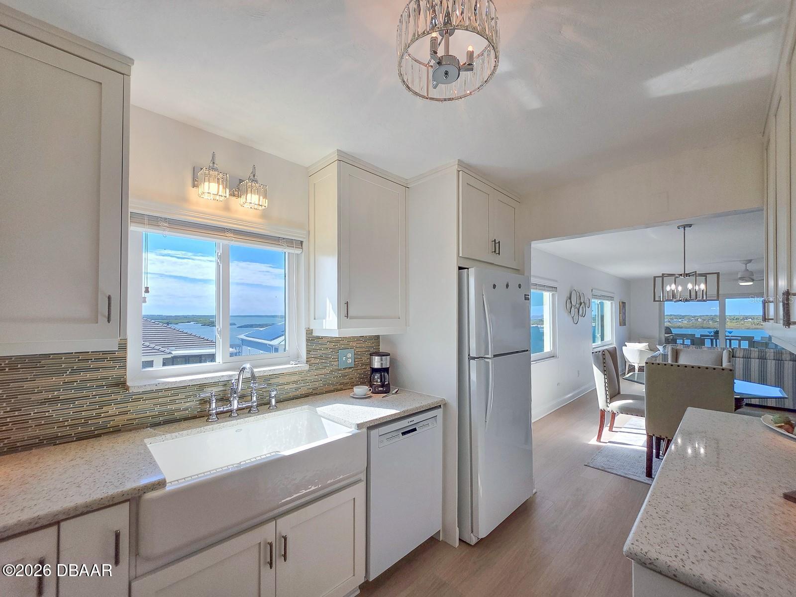 3606 S Peninsula Drive