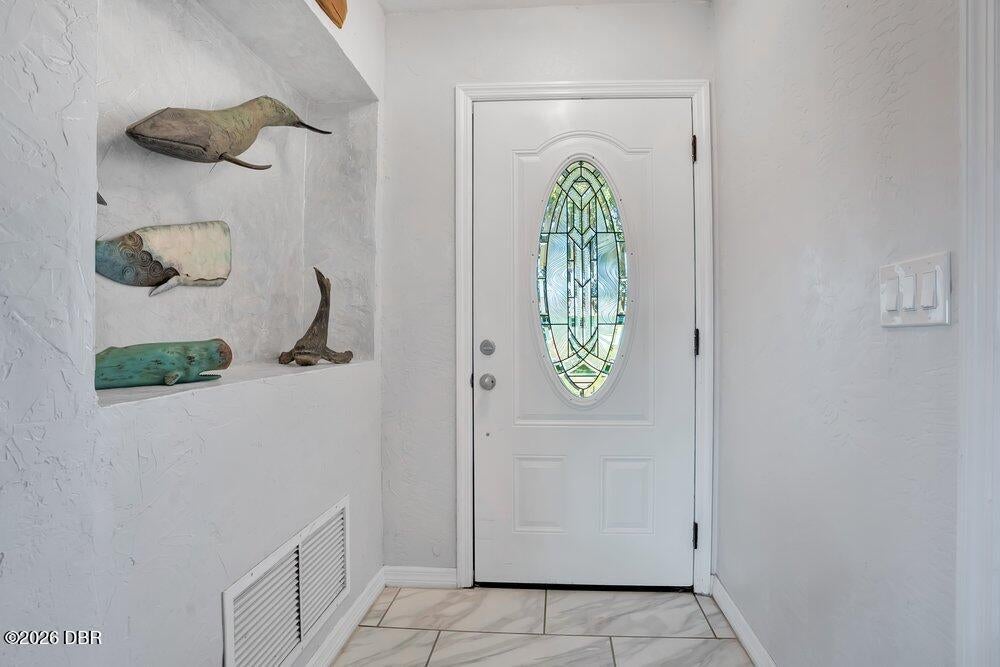 16 Tarpon Avenue