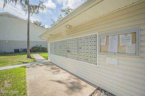 A home in South Daytona