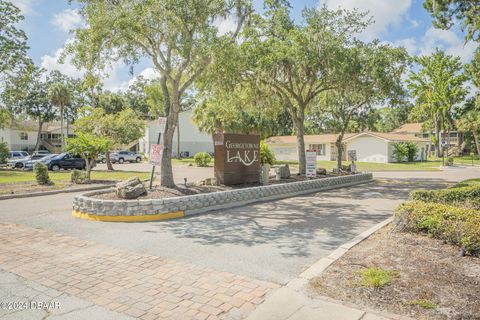 A home in South Daytona