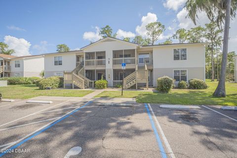 A home in South Daytona