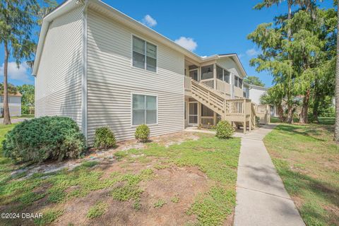 A home in South Daytona