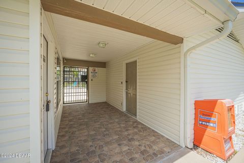 A home in South Daytona