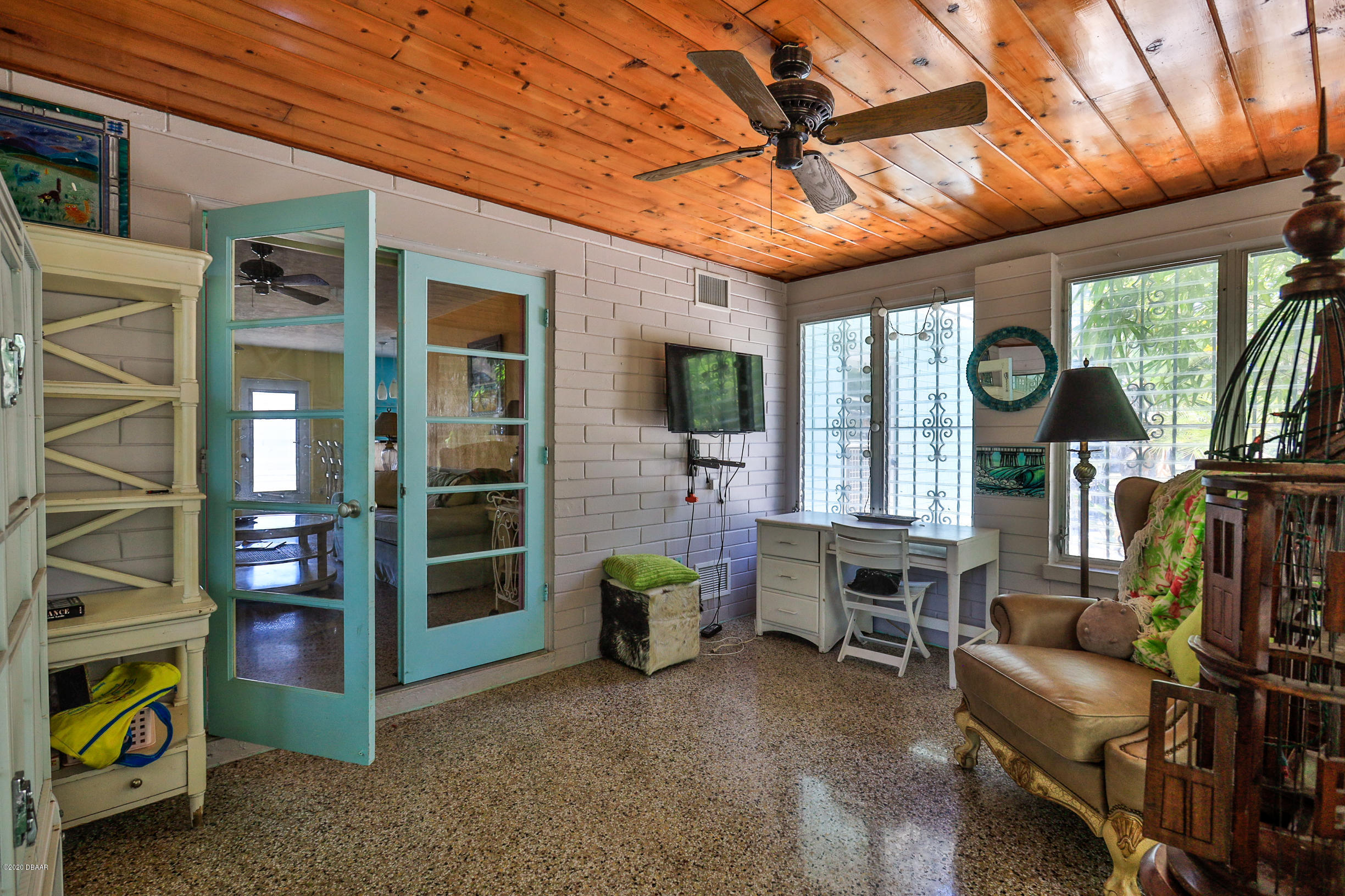 705 N Peninsula Avenue