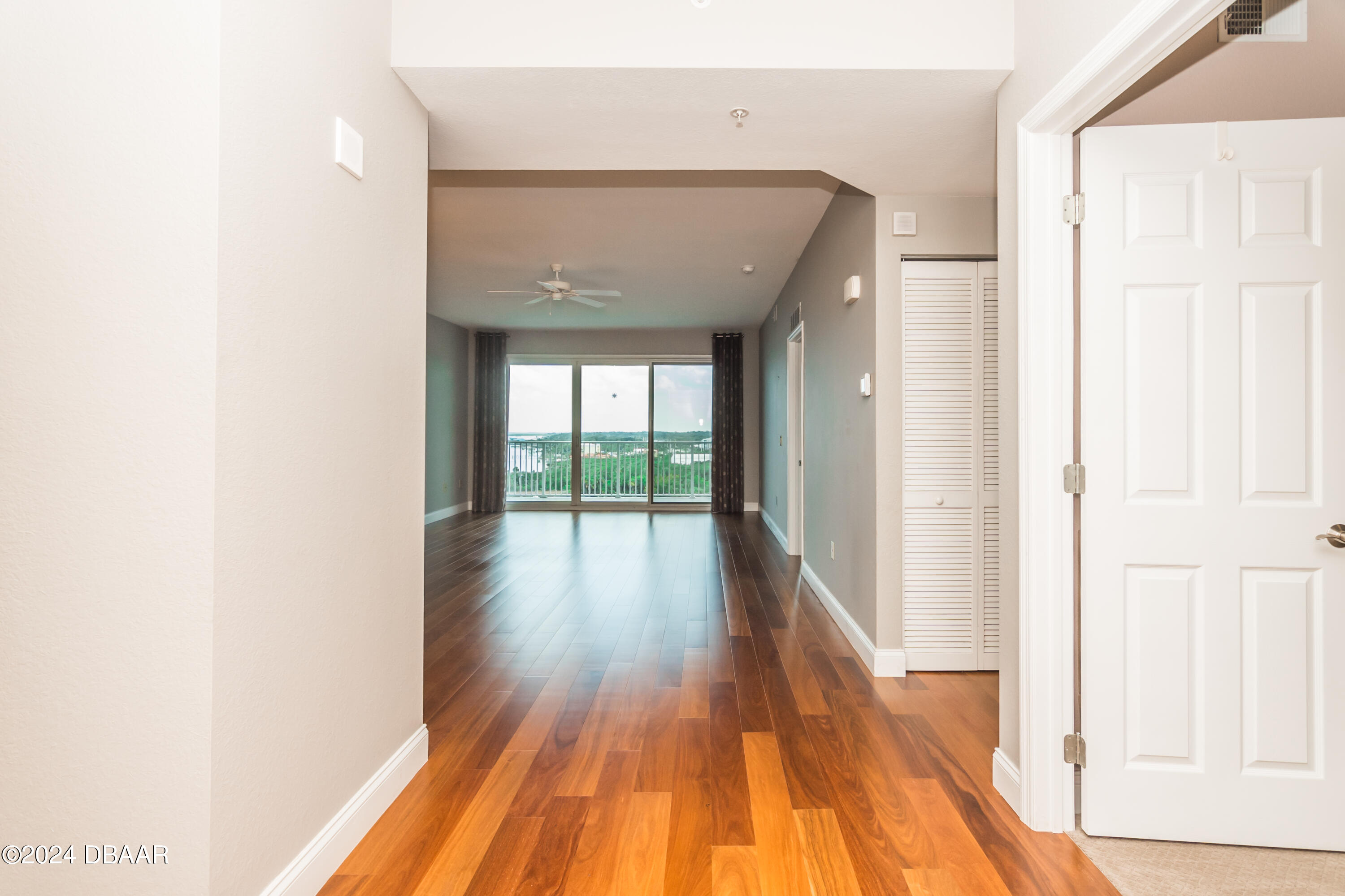 2801 S Ridgewood Avenue