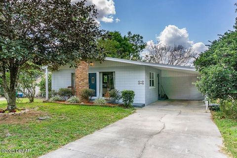 11 S University Circle DeLand FL 32724