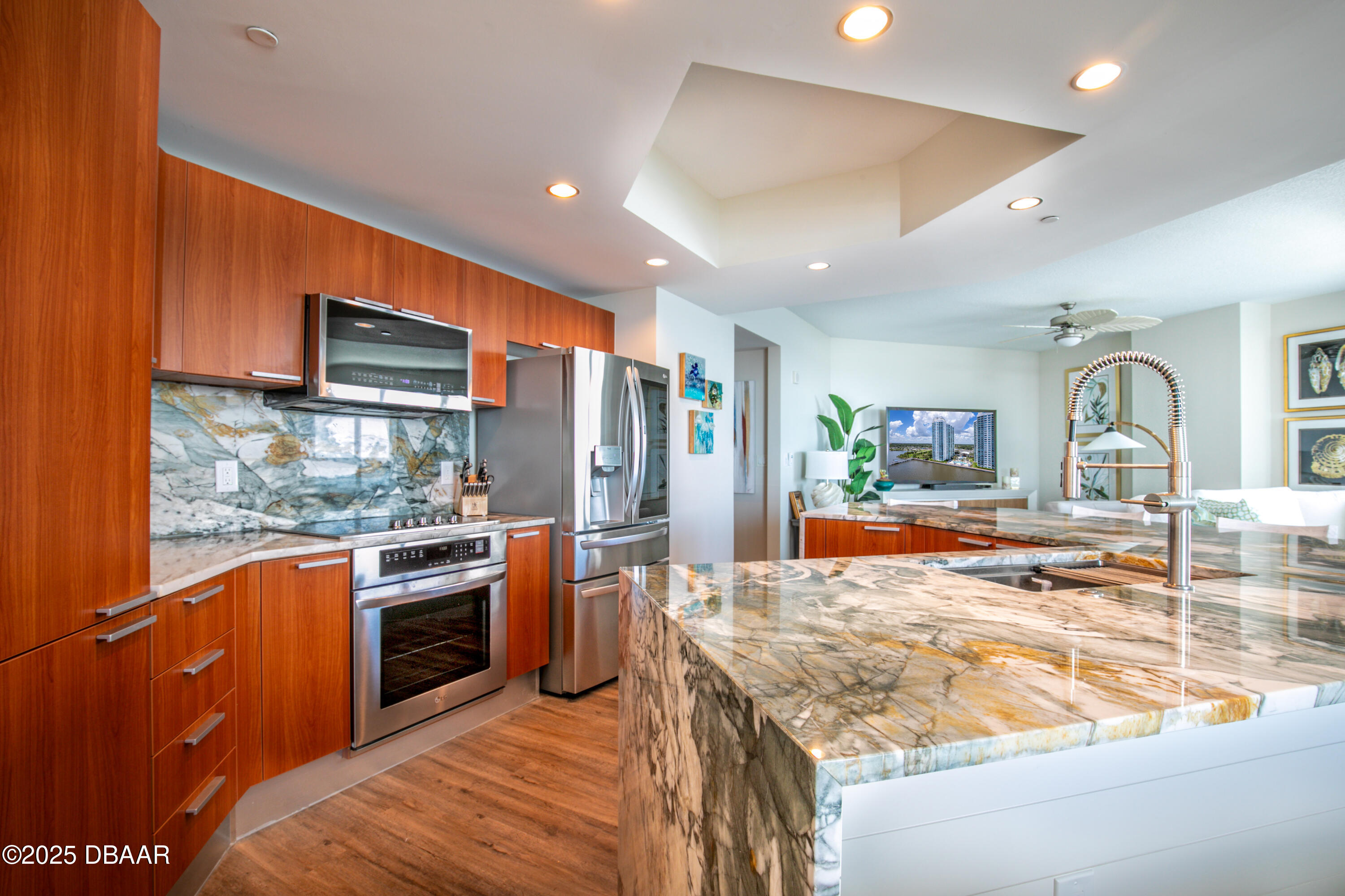 231 Riverside Drive 1602