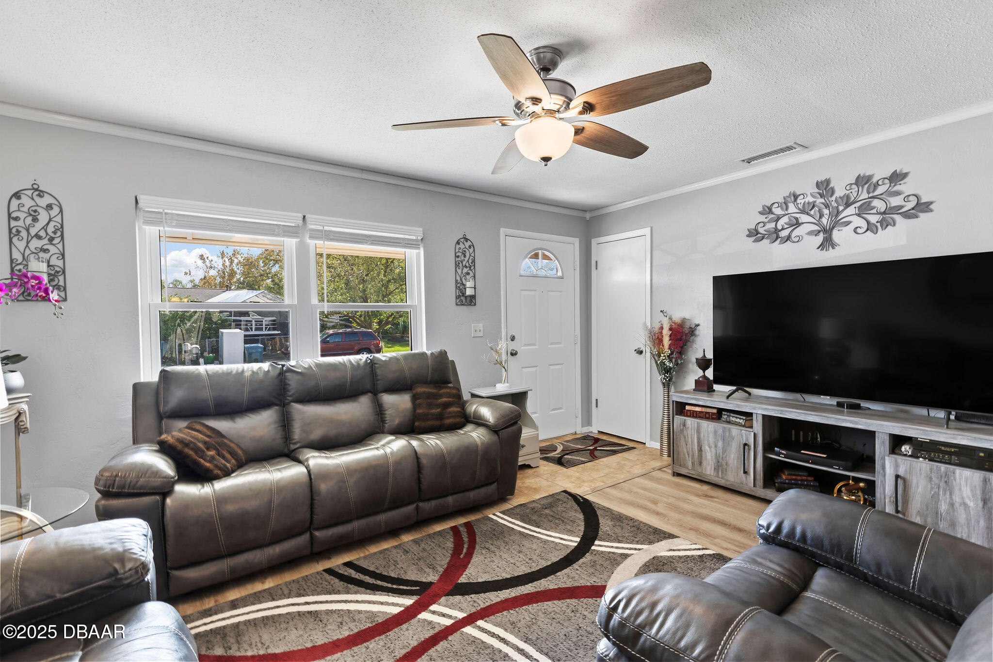 1332 Par Avenue