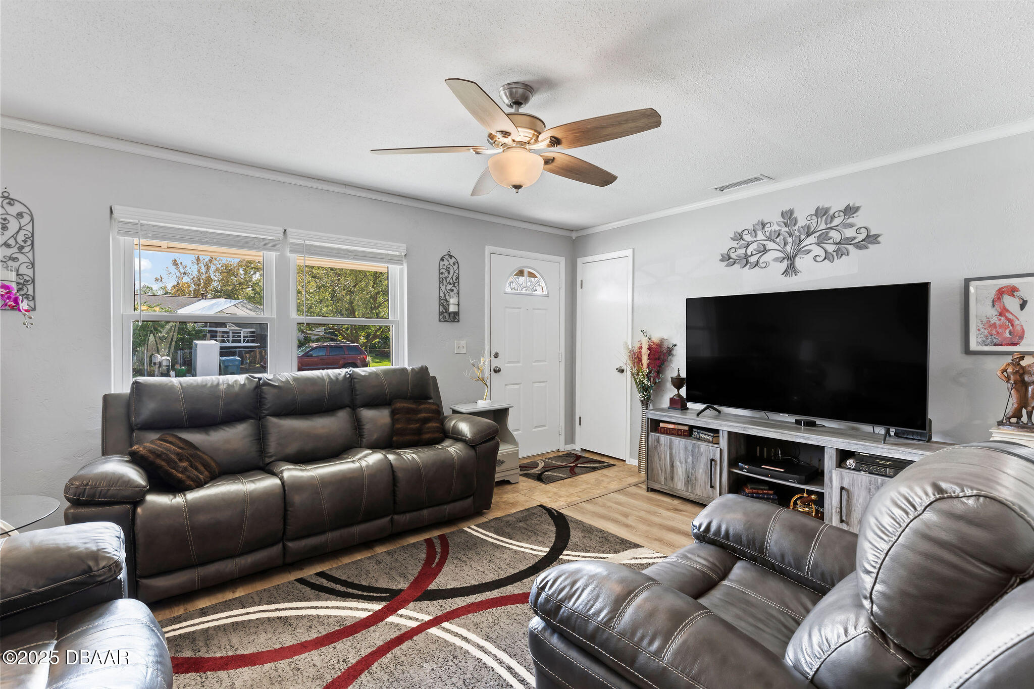 1332 Par Avenue