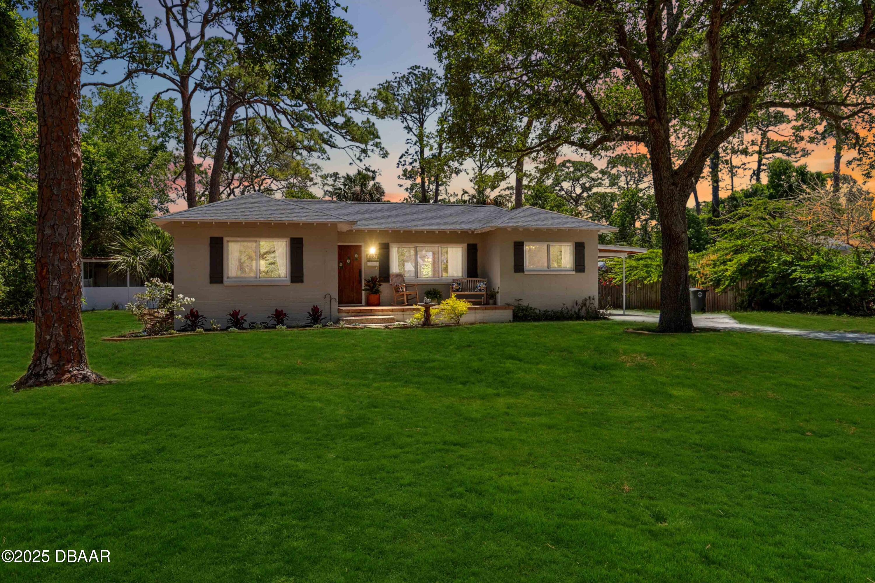 1121 Magnolia Avenue