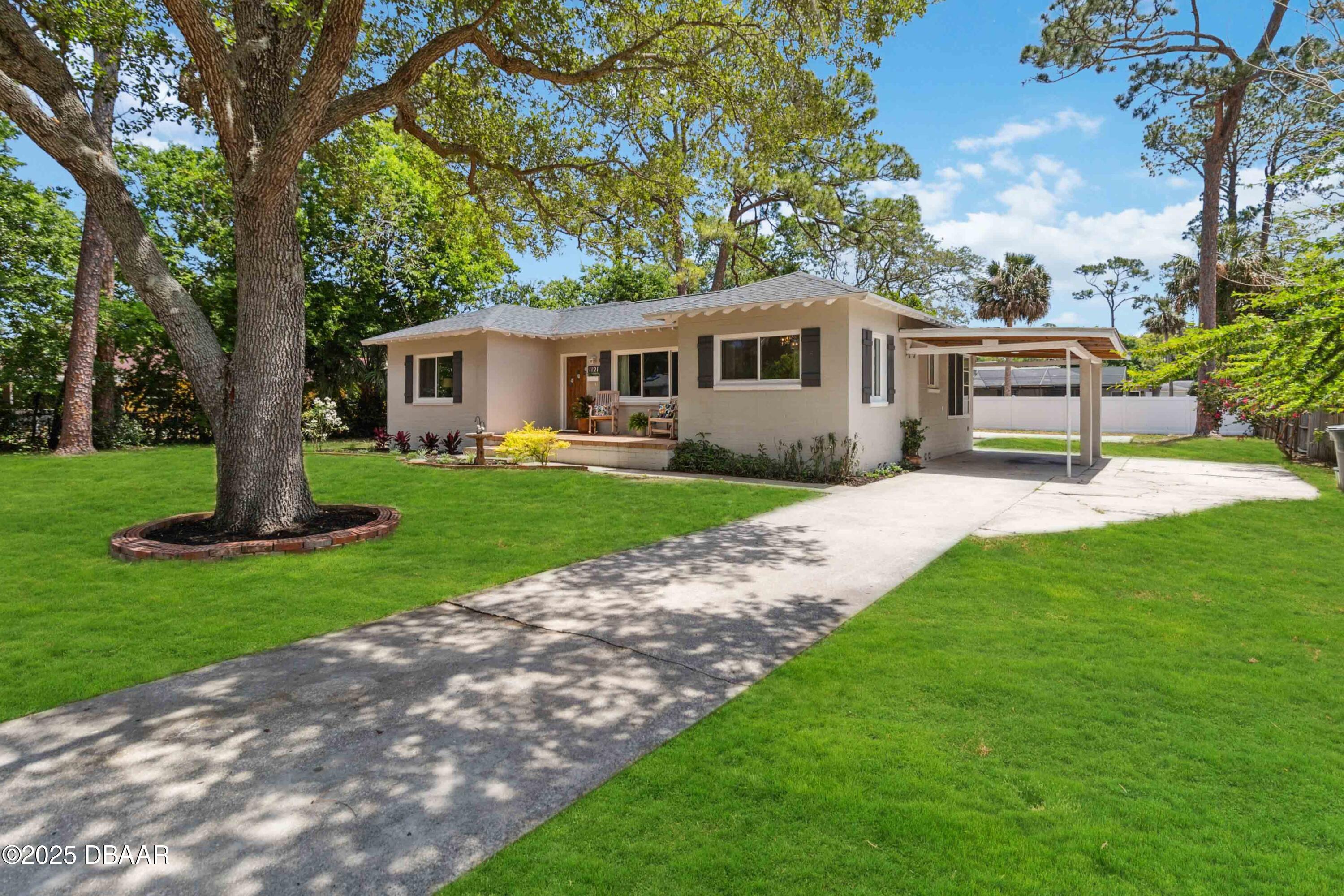 1121 Magnolia Avenue