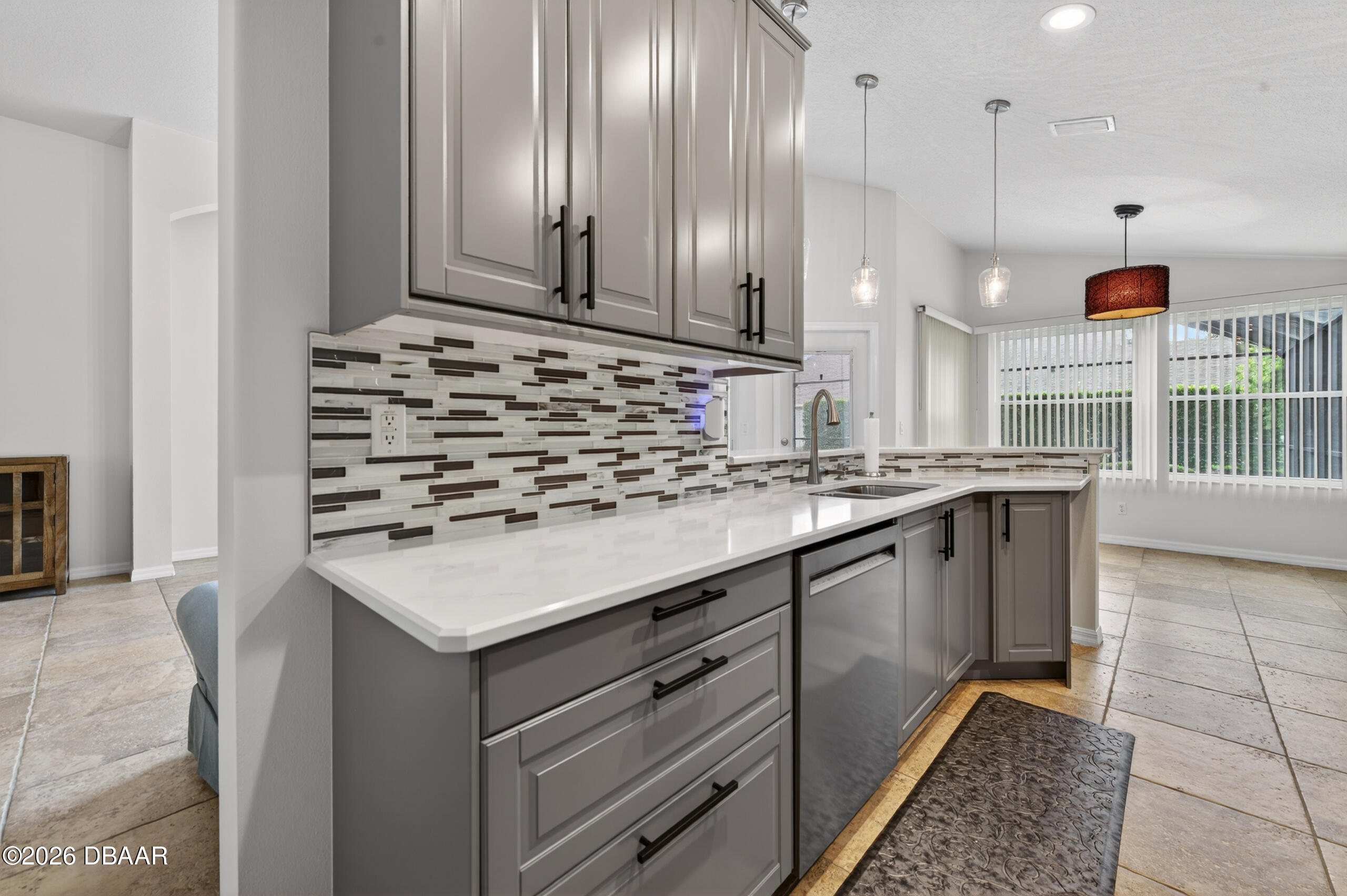915 Brookridge Lane