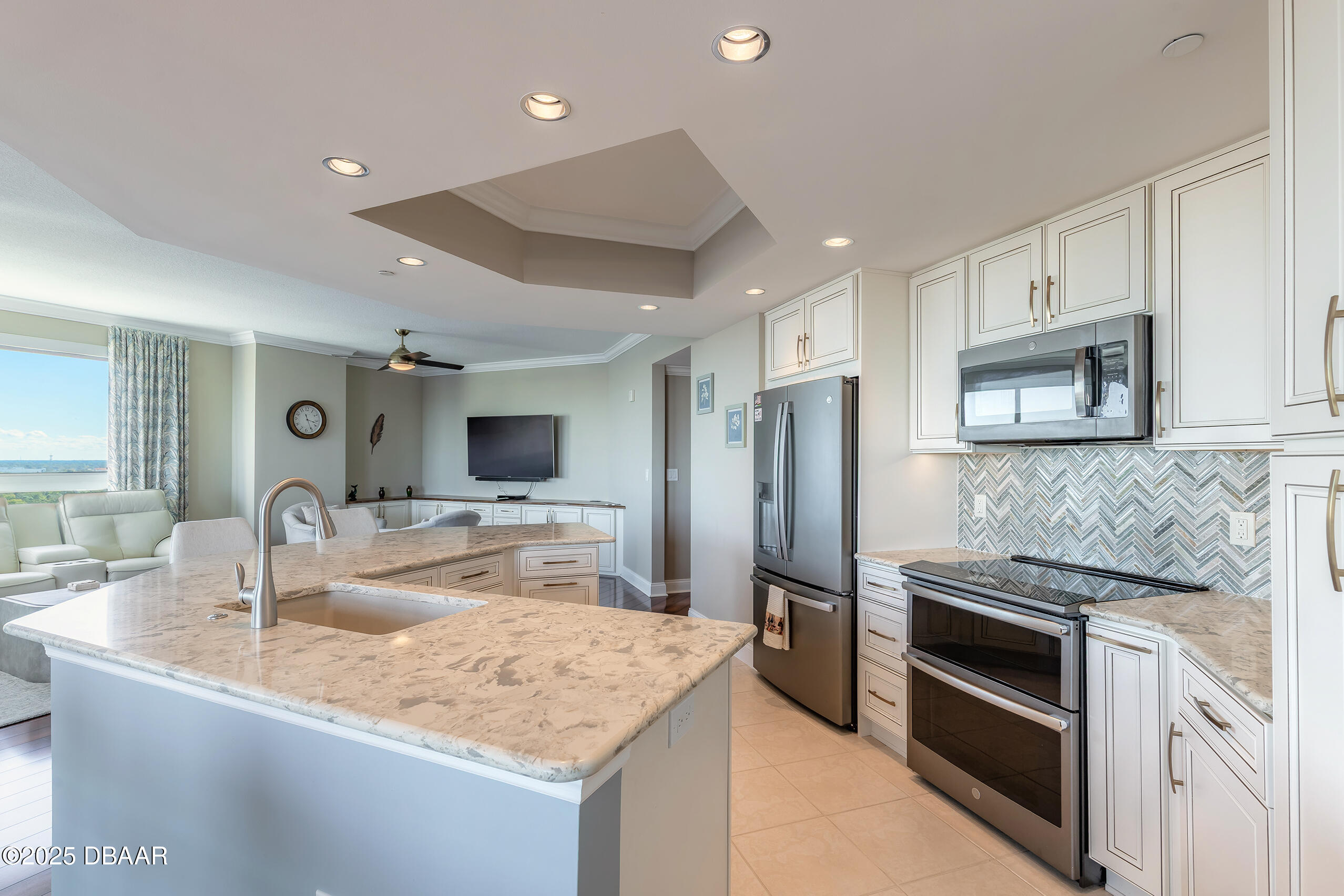 231 Riverside Drive 1501