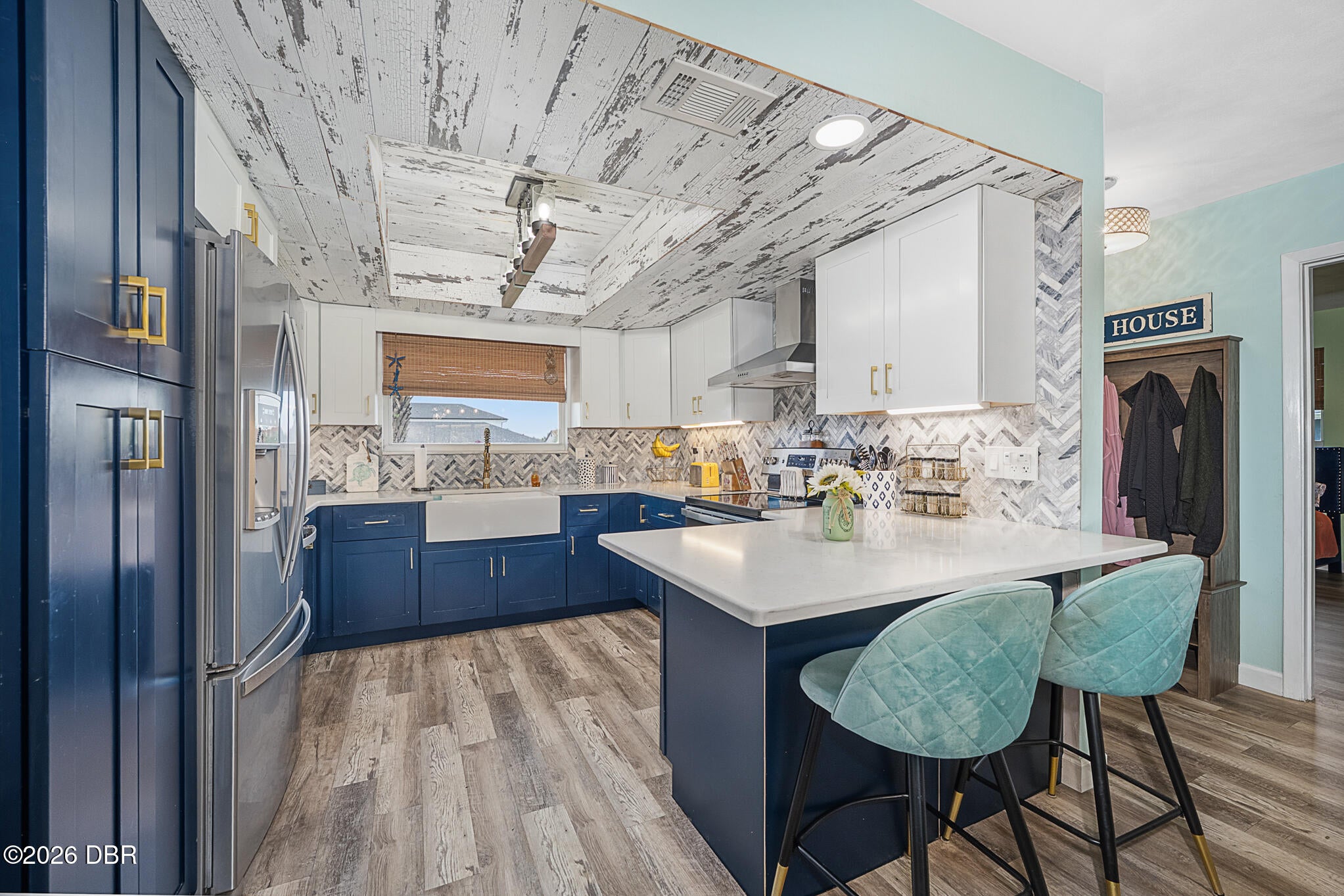 2828 Ridge Road