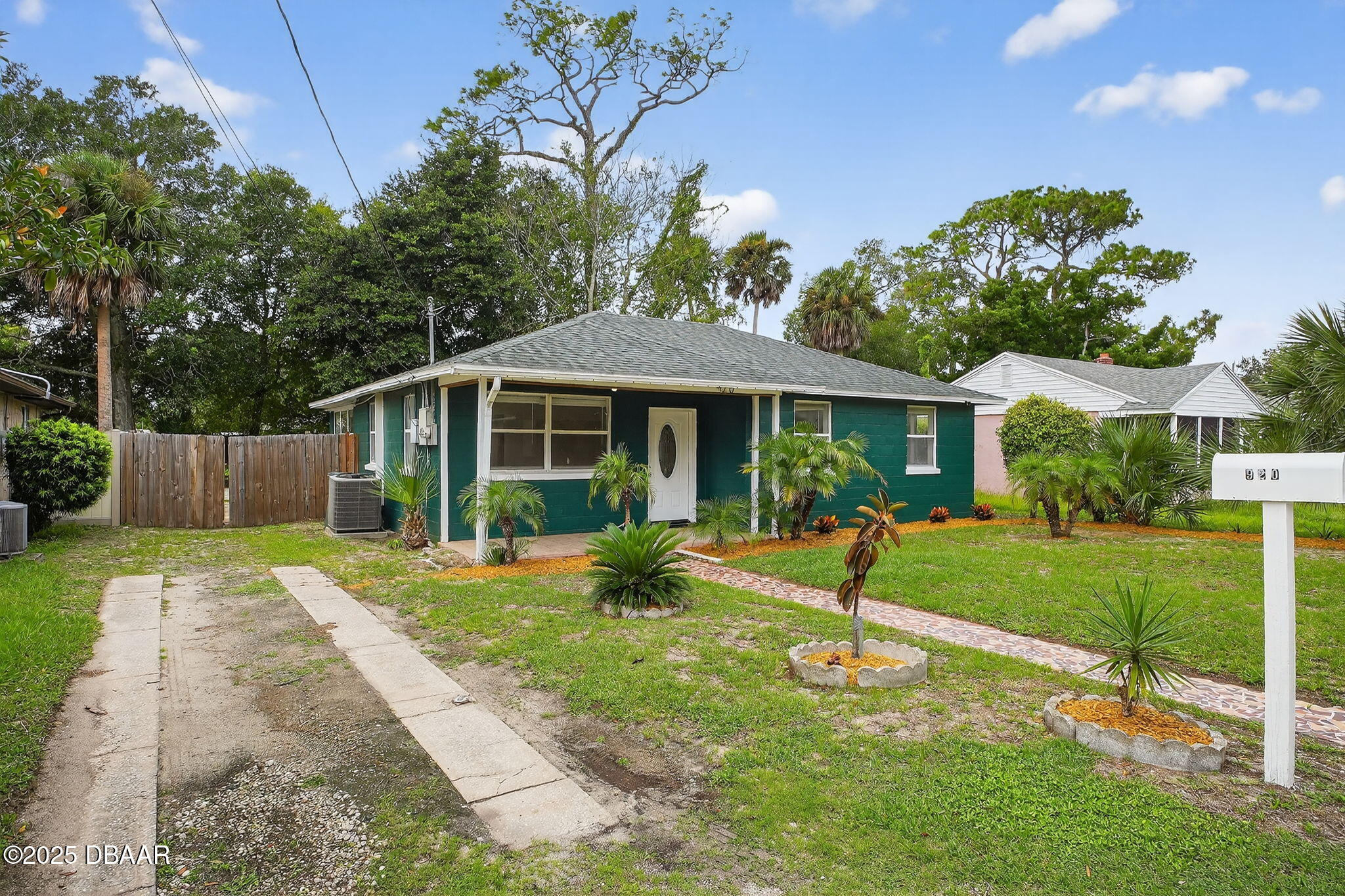 920 School Street