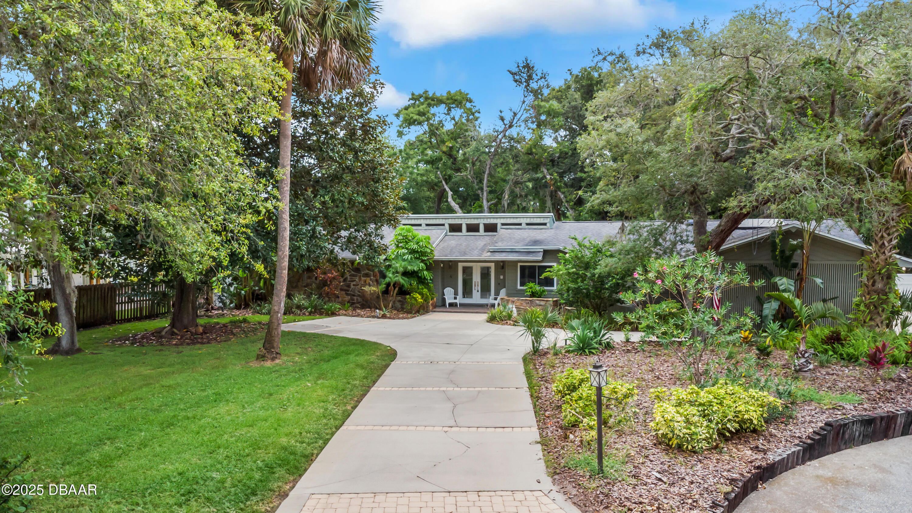 4 Willow Oak Trail
