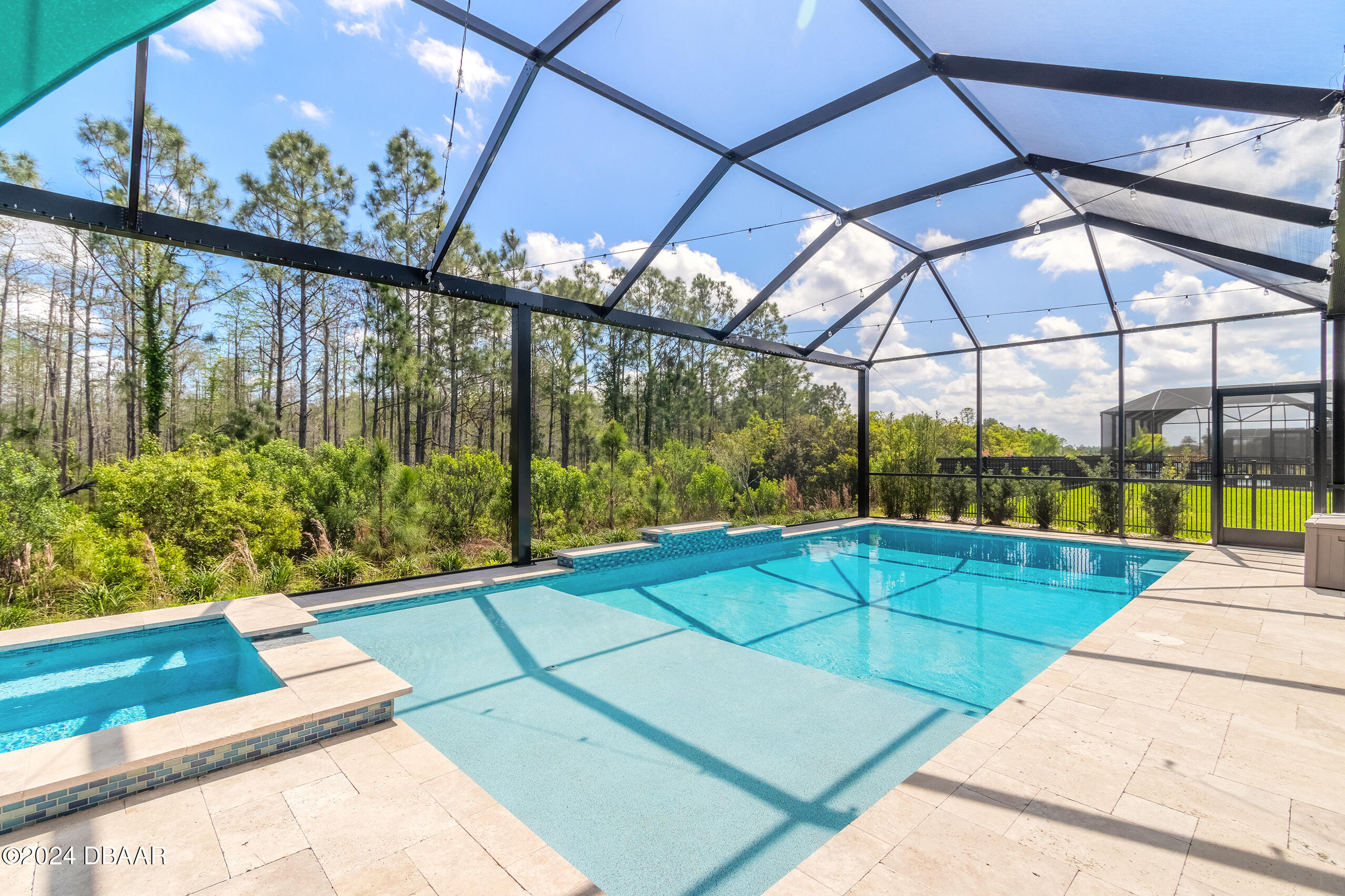 552 Mosaic Boulevard