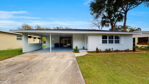 A home in South Daytona