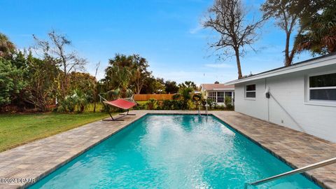 A home in South Daytona