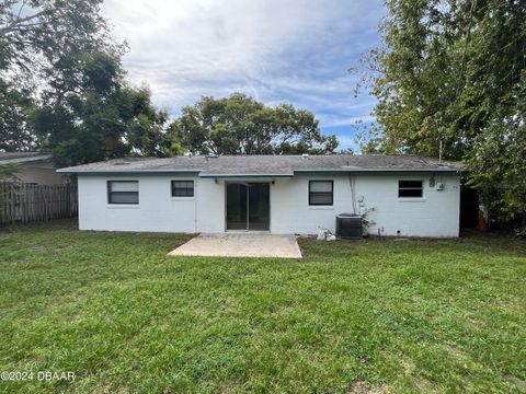 A home in South Daytona