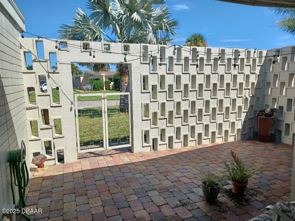 120 Venetian Way