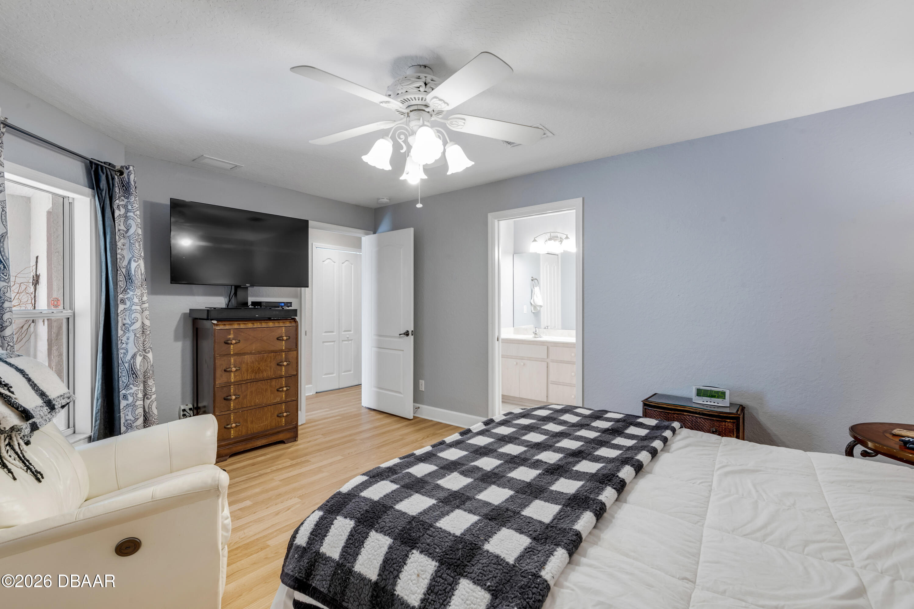 2237 Hawks Cove Circle
