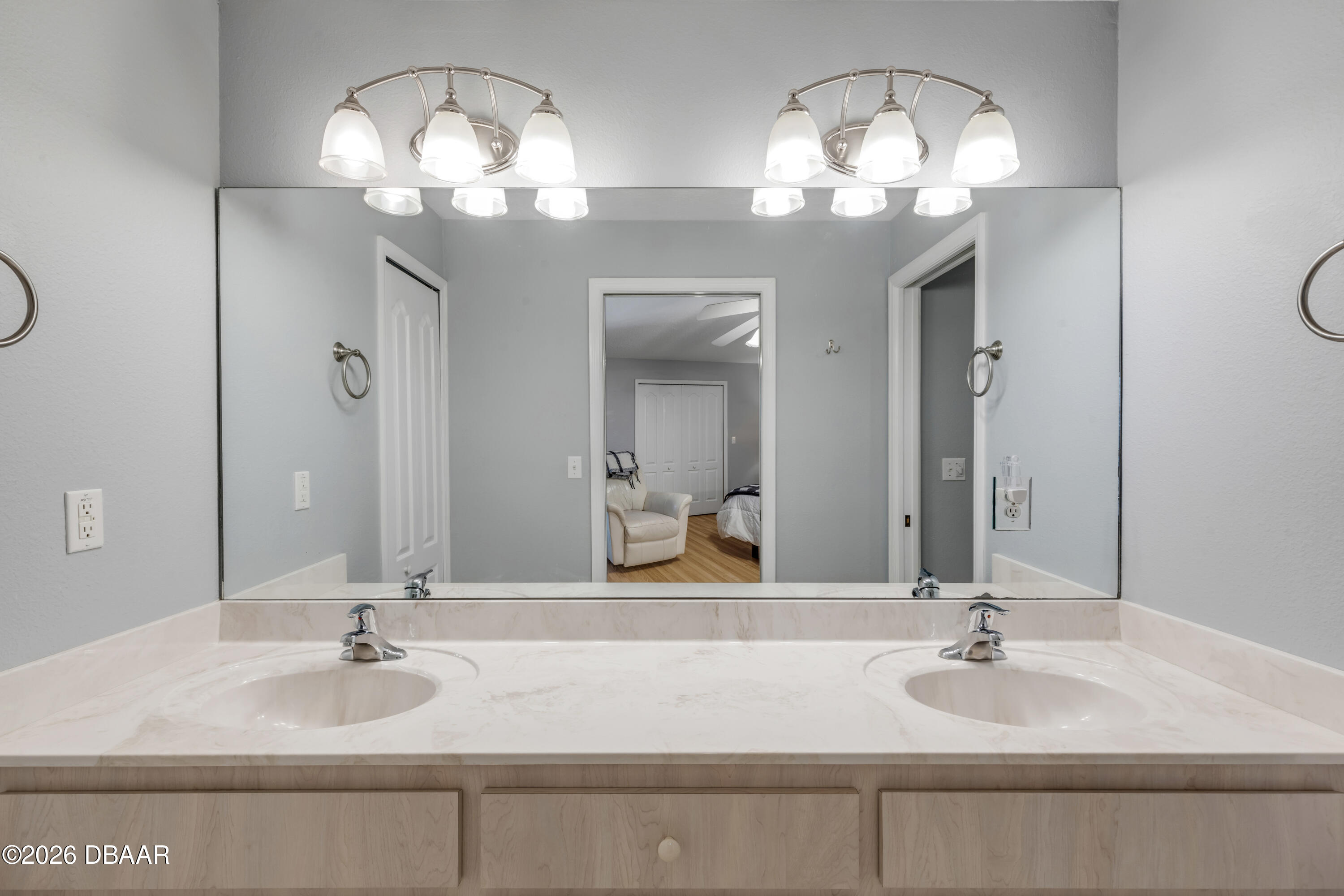 2237 Hawks Cove Circle