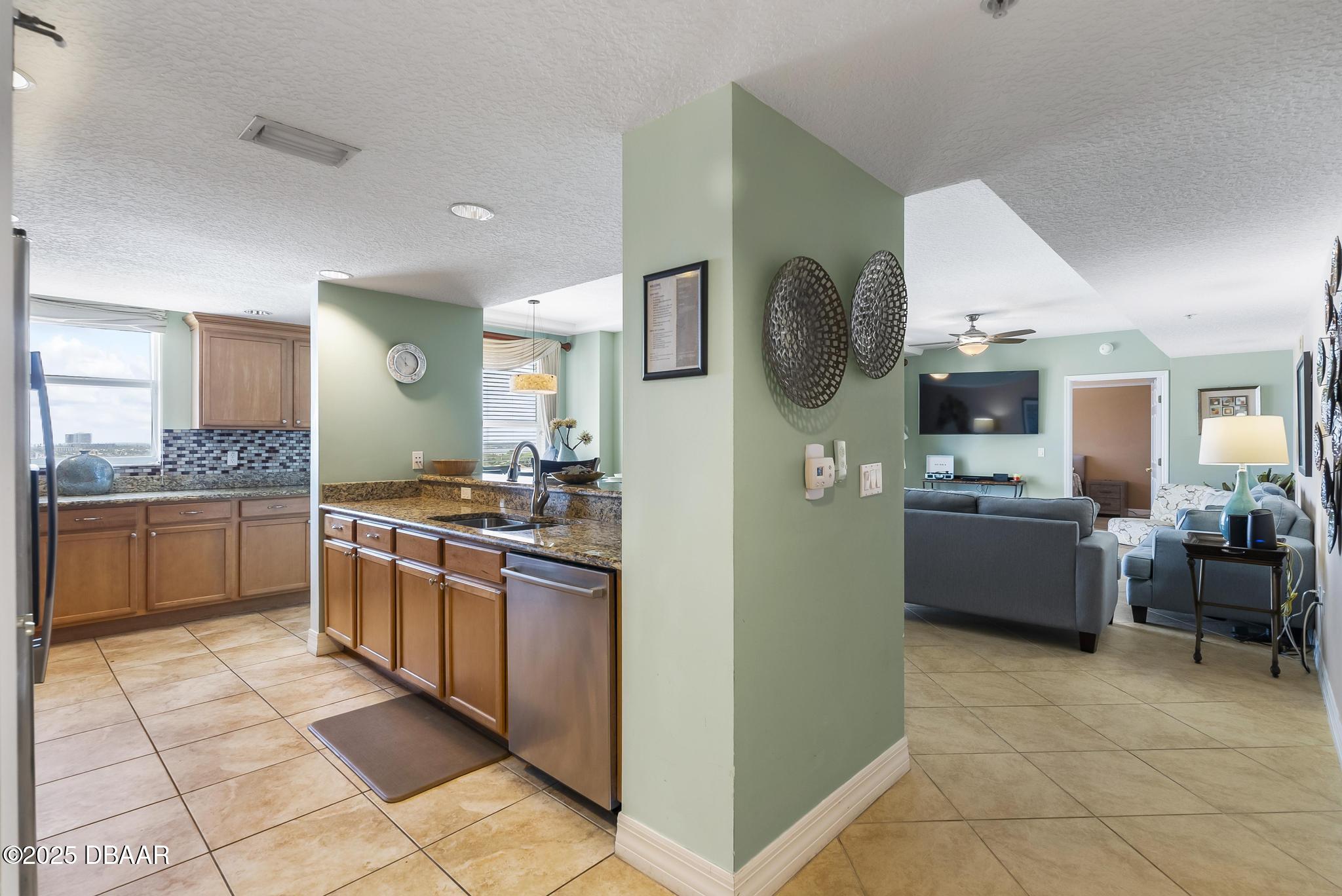 2071 S Atlantic Avenue 1005